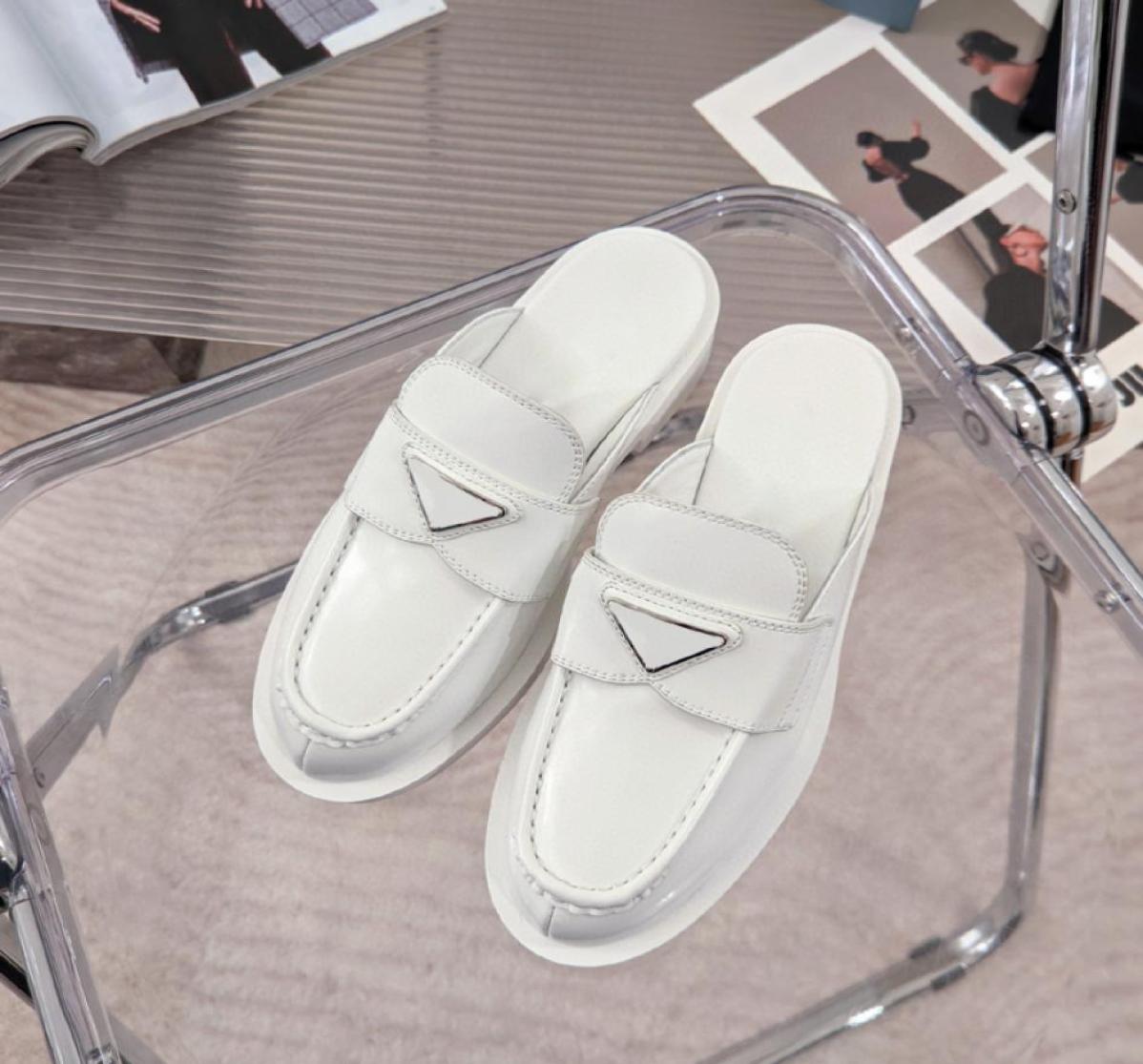 Fashion triangle letters label sandals Loafers shoes Closed top slippers casual High Quality Women luxury Genuine Leather Thick Bo3631883, Black
Fashion triangle letters label sandals Loafers shoes Closed top slippers casual High Quality Women luxury Genuine Leather Thick Bo3631883, Black