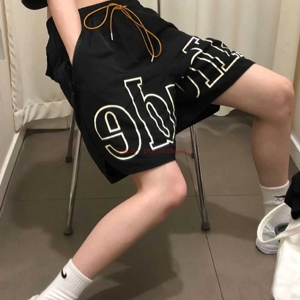 Designer Short Fashion Casual Clothing Beach shorts Rhude Classic Letter Printed Nylon Shorts 3m Reflective Loose Sport Casual Beach Pants Capris Joggers Sportswe
Designer Short Fashion Casual Clothing Beach shorts Rhude Classic Letter Printed Nylon Shorts 3m Reflective Loose Sport Casual Beach Pants Capris Joggers Sportswe