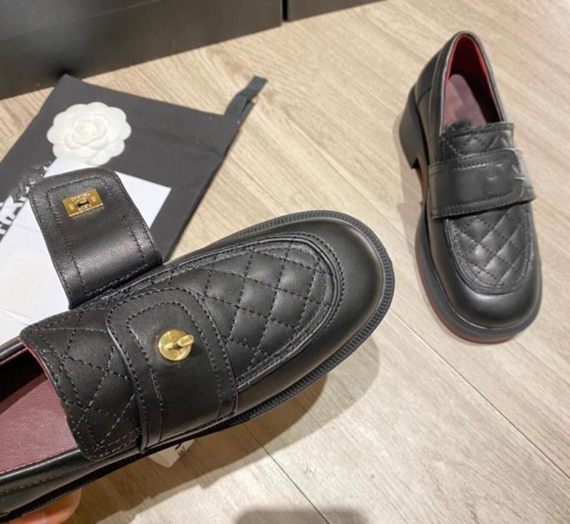 Designer Genuine Leather Loafers Women Sandals Ladies Casual Mules Metal Buckle Bees Snake Pattern With Box 20215485313, Red
Designer Genuine Leather Loafers Women Sandals Ladies Casual Mules Metal Buckle Bees Snake Pattern With Box 20215485313, Red