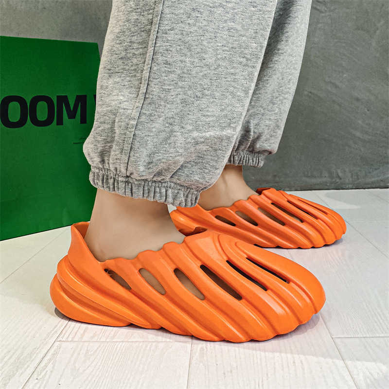 Sandals Summer New Hole Shoes Mens Fashion Breathable Sandals Outdoor Wear Non slip Clogs Trend Beach Slides Designer Flip Flops 230417, White
Sandals Summer New Hole Shoes Mens Fashion Breathable Sandals Outdoor Wear Non slip Clogs Trend Beach Slides Designer Flip Flops 230417, White