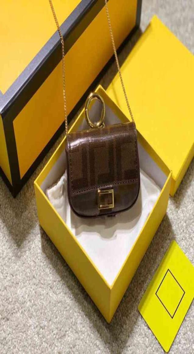 2022 brand F fashionable mini spring summer new old flower mini baguette nano chain oblique cross mouth red packet2167588, Lavender
2022 brand F fashionable mini spring summer new old flower mini baguette nano chain oblique cross mouth red packet2167588, Lavender