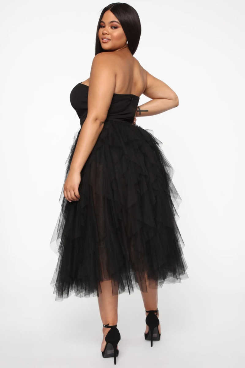 2022 New arrival fashion tube top net yarn halter elegant gown sleeveless ladies temperament plus size evening dress