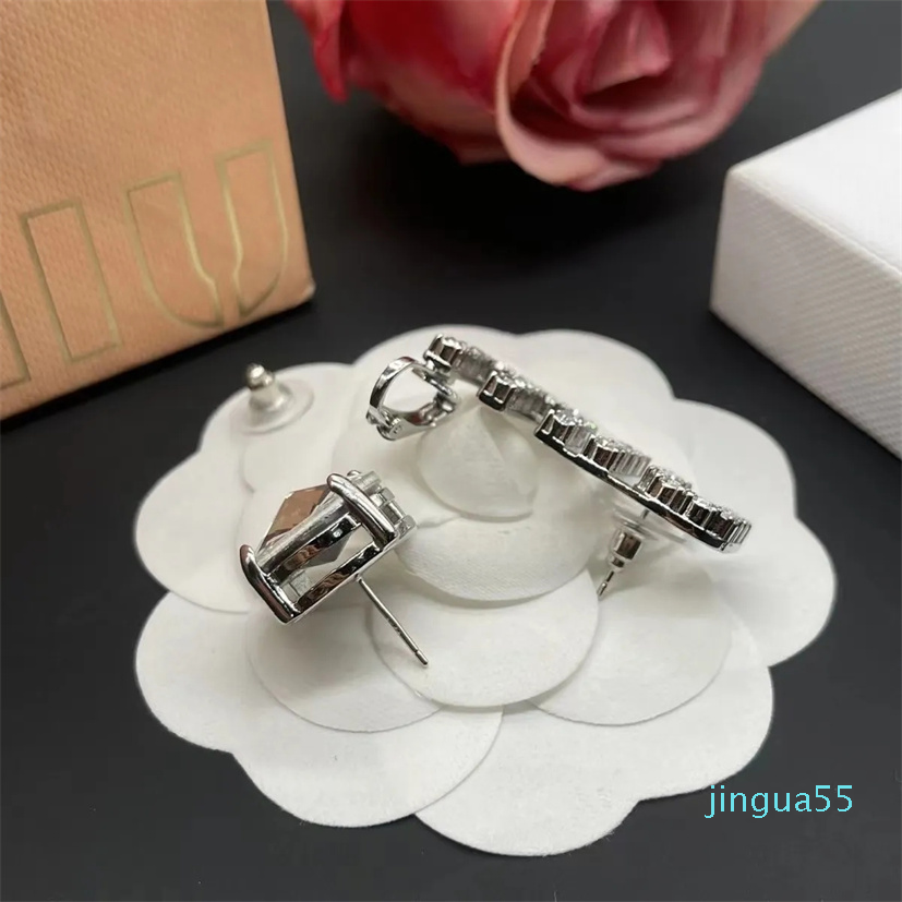 earrings with diamond inlay for fashionable and versatile commuting asymmetric earrings
earrings with diamond inlay for fashionable and versatile commuting asymmetric earrings