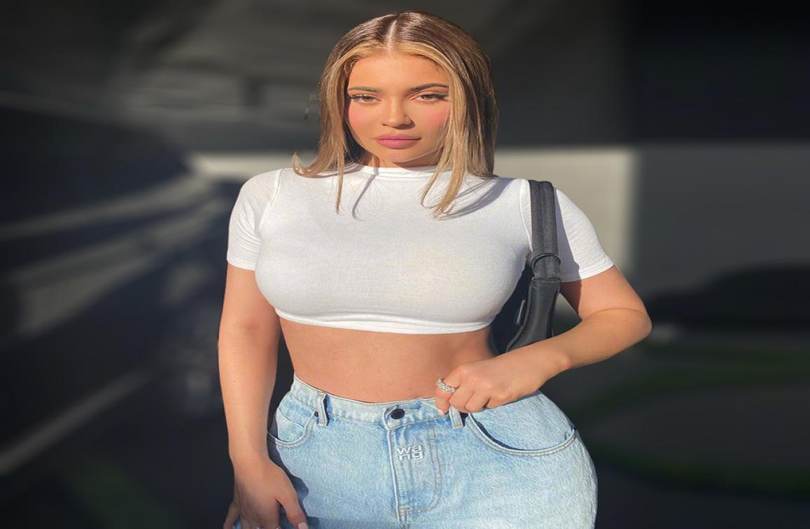 Kylie Jenner Sexy Sweet T Crop Round Neckline Short Sleeves Tight Crop Top In The Style Of KylieJenner T2007281234615, White
Kylie Jenner Sexy Sweet T Crop Round Neckline Short Sleeves Tight Crop Top In The Style Of KylieJenner T2007281234615, White