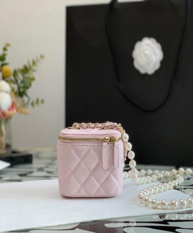 10A Top quality Ladies Pearl Cosmetic makeup Bag genuine leather shoulder handbag Fashion crossbody bag designer bags lady purse w5125554, Sky blue
10A Top quality Ladies Pearl Cosmetic makeup Bag genuine leather shoulder handbag Fashion crossbody bag designer bags lady purse w5125554, Sky blue