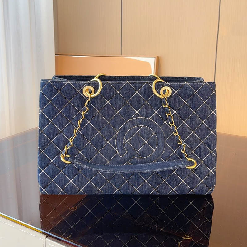 39CM Dark Blue Denim Ladies Large Tote Bag Diamond Lattice Quilted Outdoor Travel Shoulder Bag Letter Embroidery Designer Crossbody Large Capacity Luxury Handbag, Deep blue
39CM Dark Blue Denim Ladies Large Tote Bag Diamond Lattice Quilted Outdoor Travel Shoulder Bag Letter Embroidery Designer Crossbody Large Capacity Luxury Handbag, Deep blue