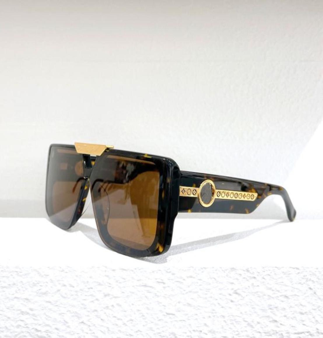 Mens sunglasses Z1501 square thick plate with metal nostril hollow design simple fashion casual black glasses designer sunglassess5723111
Mens sunglasses Z1501 square thick plate with metal nostril hollow design simple fashion casual black glasses designer sunglassess5723111