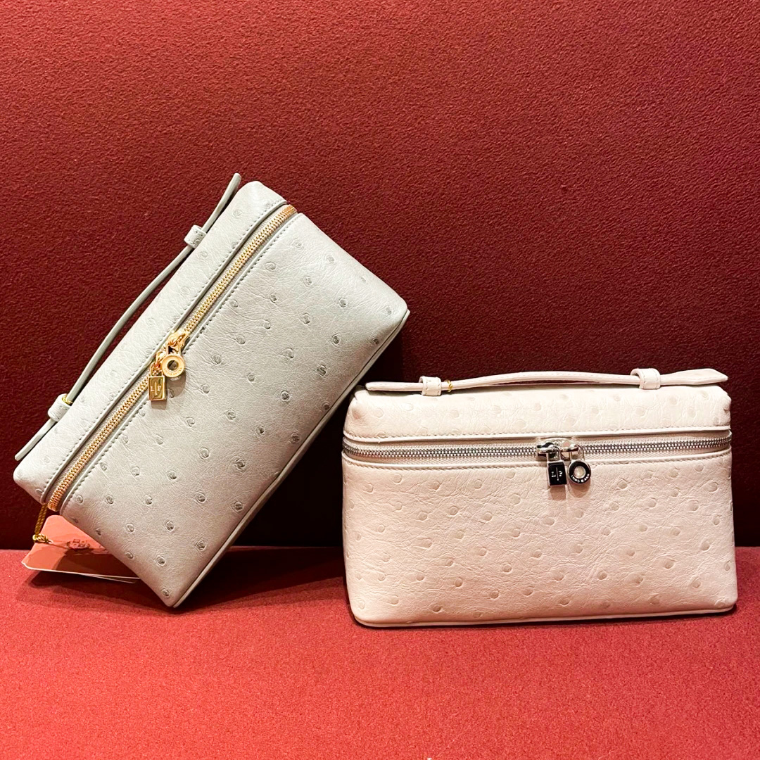 Luxury loro piana extra pocket l19 mini clutch Bag Women mens Cowhid trunk box camera bags tote handbag crossbody makeup bag designer fashion case Large Shoulder Bags, Ostrich-white
Luxury loro piana extra pocket l19 mini clutch Bag Women mens Cowhid trunk box camera bags tote handbag crossbody makeup bag designer fashion case Large Shoulder Bags, Ostrich-white