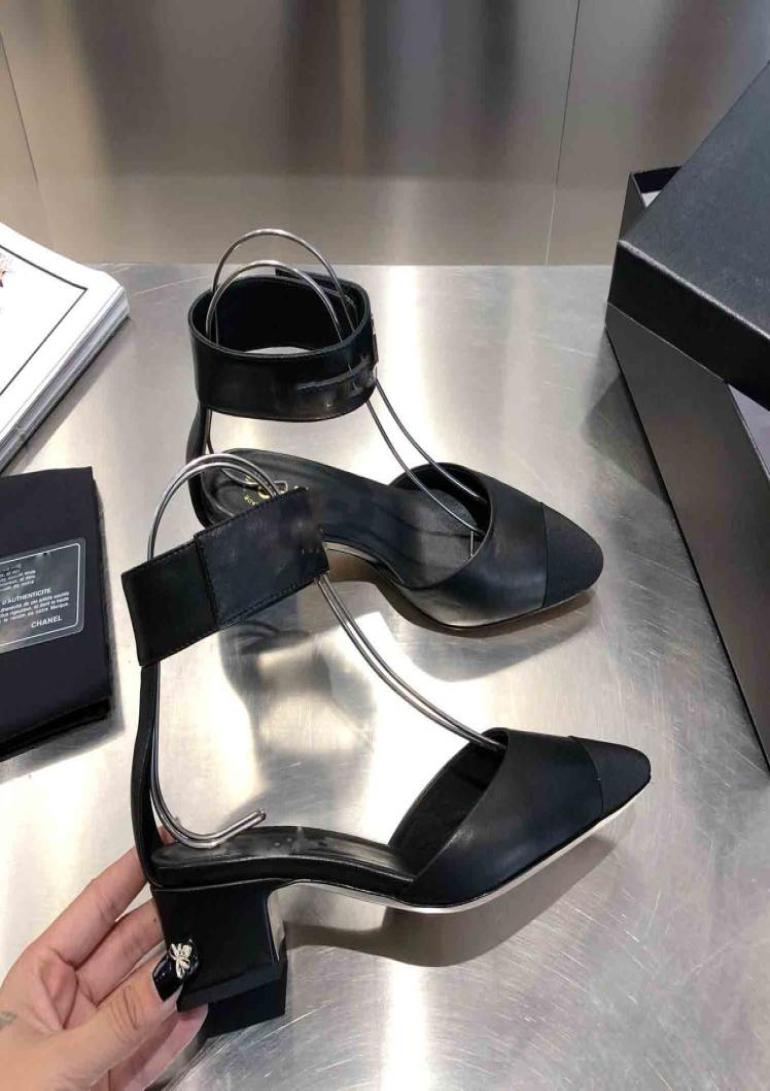 2021 new spring good quality Mary Jane women039s shoes summer Designer Sandals thick leather Designer Sandals6002132, Beige
2021 new spring good quality Mary Jane women039s shoes summer Designer Sandals thick leather Designer Sandals6002132, Beige
