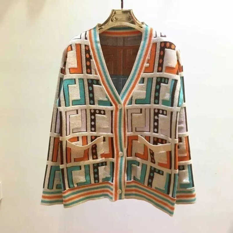 Women' Sweaters Designer Bag yV Collar Single breasted Full Flocking Letter Jacquard Sweater Cardigan A85J
Women' Sweaters Designer Bag yV Collar Single breasted Full Flocking Letter Jacquard Sweater Cardigan A85J