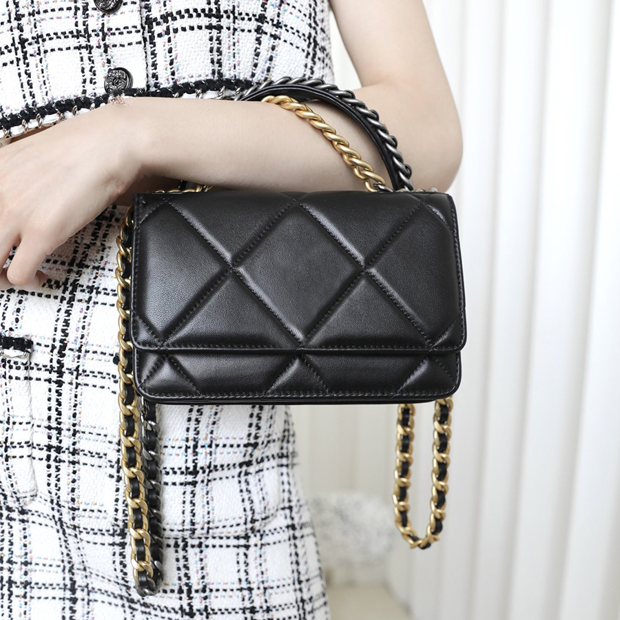 10A TOP quality 19 channel bag Designer Chain bag 19cm genuine leather shoulder handbag lady purse crossbody bag With box C326
10A TOP quality 19 channel bag Designer Chain bag 19cm genuine leather shoulder handbag lady purse crossbody bag With box C326