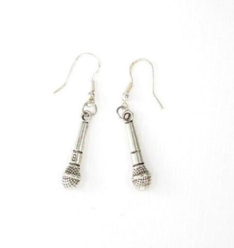 50Pair 925 Sterling Silver Fish Ear Hooks Earrings Alloy Microphone Music Eardrop Drop Earrings For Women Fashion Jewelry Friendsh1310746
50Pair 925 Sterling Silver Fish Ear Hooks Earrings Alloy Microphone Music Eardrop Drop Earrings For Women Fashion Jewelry Friendsh1310746