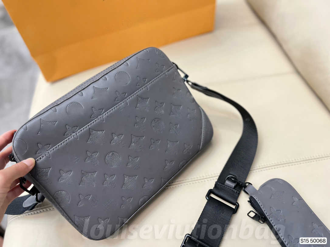 Embossing cross body bag 3 piece set in Luxury Designer Bags fashion grey black 2 colors messenger bags handbag for men
Embossing cross body bag 3 piece set in Luxury Designer Bags fashion grey black 2 colors messenger bags handbag for men