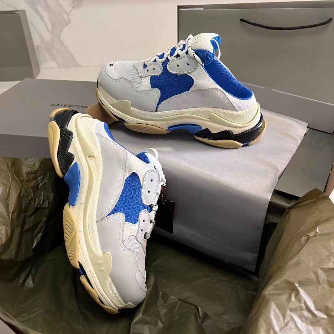 2023 triple s men women designer casual shoes platform sneakers clear sole black white grey red pink blue Royal Neon Green mens trainers Tennis 35-45
2023 triple s men women designer casual shoes platform sneakers clear sole black white grey red pink blue Royal Neon Green mens trainers Tennis 35-45