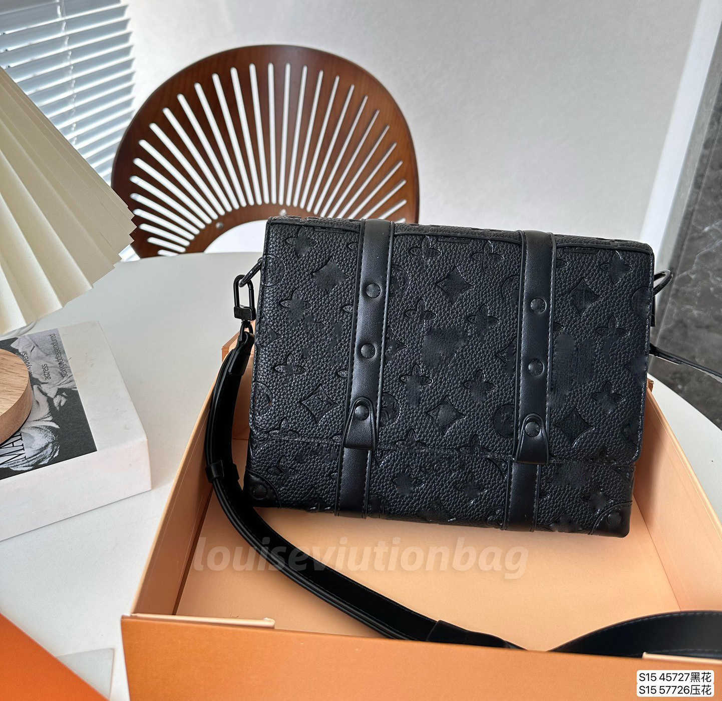 Fashion Mens print Shoulder Bags Man Genuine Leather Briefcases Bolsas Messenger Bag Wedding Dress business Crossbody Bag Handbags
Fashion Mens print Shoulder Bags Man Genuine Leather Briefcases Bolsas Messenger Bag Wedding Dress business Crossbody Bag Handbags