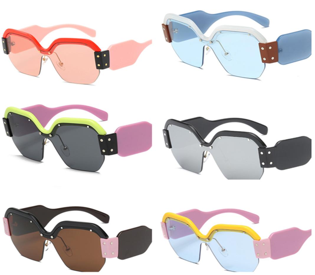 2020 Sexy pink Rimless Oversized Sunglasses Women Vintage Red Pink Sun Glasses for Female Rivet Big Frame Male Shades with Box4652613
2020 Sexy pink Rimless Oversized Sunglasses Women Vintage Red Pink Sun Glasses for Female Rivet Big Frame Male Shades with Box4652613