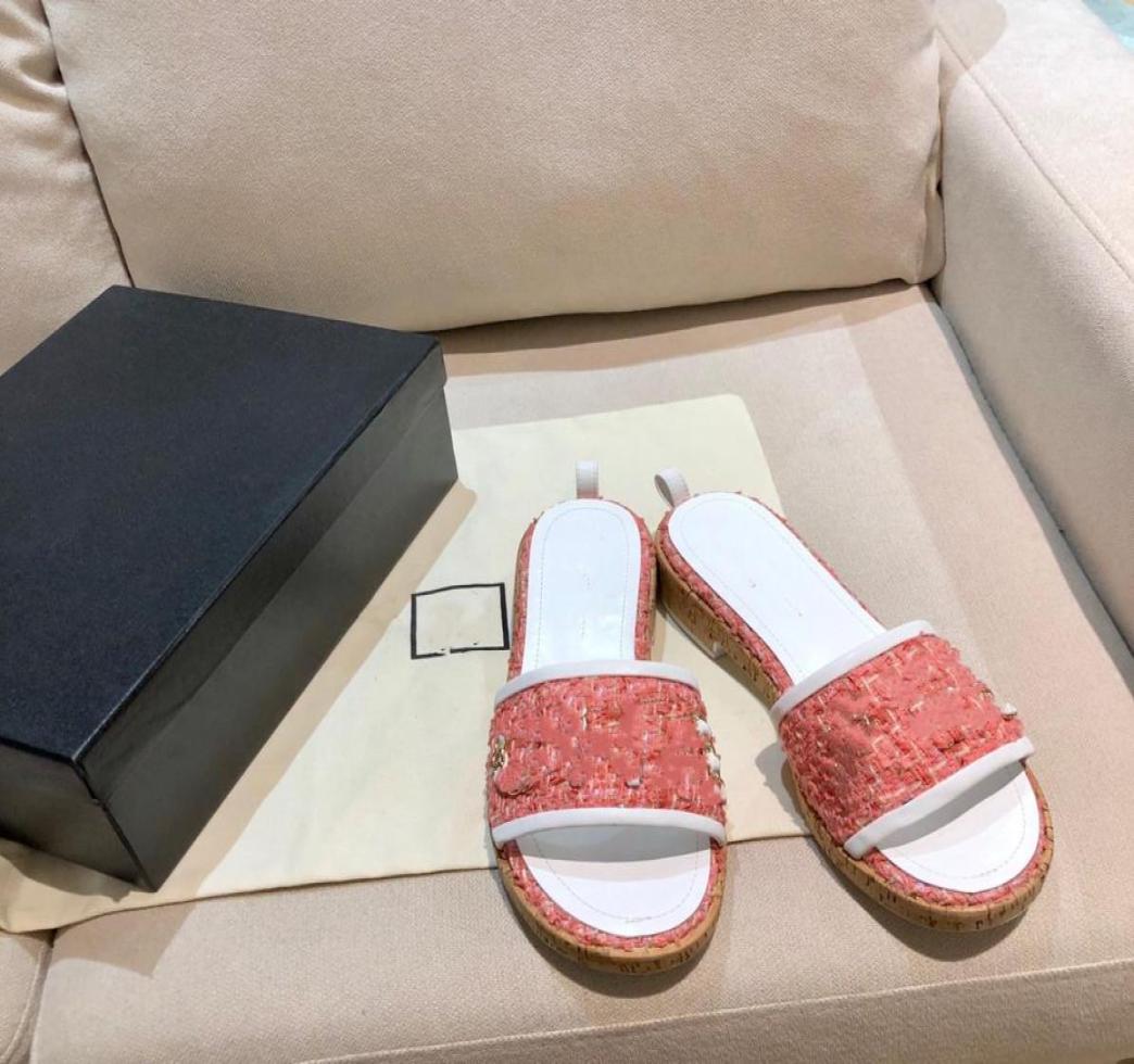 2022 designer sandals Summer women039s Slipper rivet lowheeled flatbottomed black pink cowhide and honey inlay bric size 3549122018, Red
2022 designer sandals Summer women039s Slipper rivet lowheeled flatbottomed black pink cowhide and honey inlay bric size 3549122018, Red