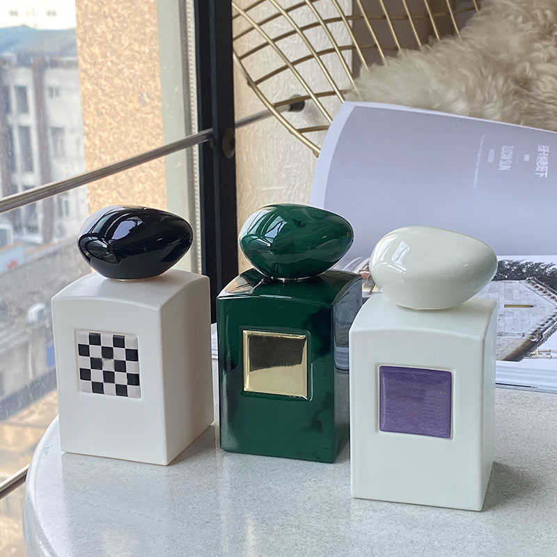 Fragrance perfume Multiple styles Yulong Tea Suzhou Peony Yihe Sandalwood Gavara Oriental Hefeng Jasmine Persistent fragrance retention
Fragrance perfume Multiple styles Yulong Tea Suzhou Peony Yihe Sandalwood Gavara Oriental Hefeng Jasmine Persistent fragrance retention