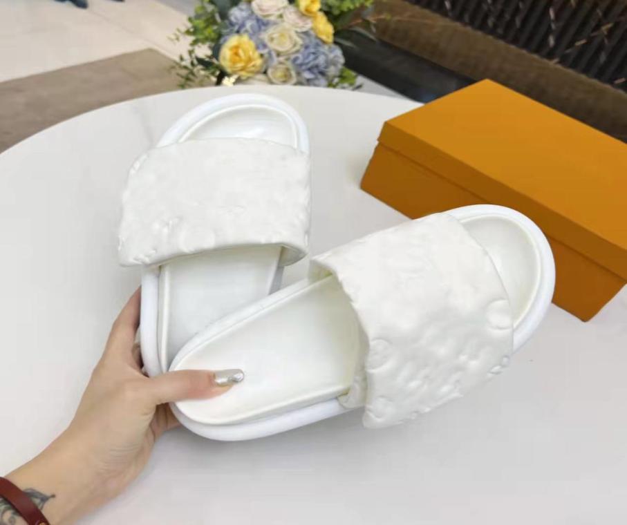 2022 Designer Slippers POOL PILLOW COMFORT Sandals Smooth Calfskin Slipper Women Mens Flat Letter Mules Shoes Fashionable Easyto3002454, Light tan
2022 Designer Slippers POOL PILLOW COMFORT Sandals Smooth Calfskin Slipper Women Mens Flat Letter Mules Shoes Fashionable Easyto3002454, Light tan