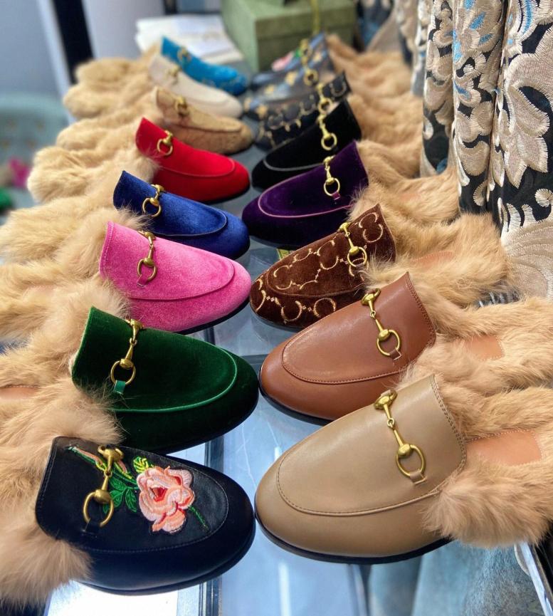 designer Women Princetown Loafers Autumn Winter Warm Wool Slippers fur Classic Metal Buckle Embroidery Sandals Men Leather Half Sl1669652, White
designer Women Princetown Loafers Autumn Winter Warm Wool Slippers fur Classic Metal Buckle Embroidery Sandals Men Leather Half Sl1669652, White