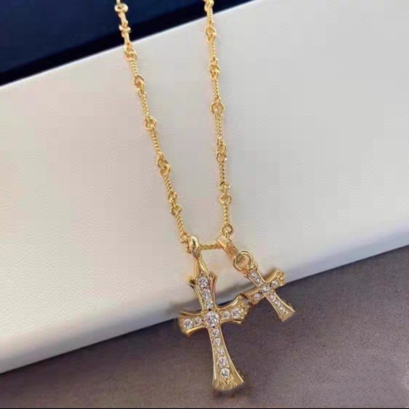 Luxury Brand Designer Pendant Necklaces Men Women Hip Hop Cross Necklace 18K Gold Plated Diamond Chain HipHop Fashion Gift Jewelry Accessories DHL Free
Luxury Brand Designer Pendant Necklaces Men Women Hip Hop Cross Necklace 18K Gold Plated Diamond Chain HipHop Fashion Gift Jewelry Accessories DHL Free