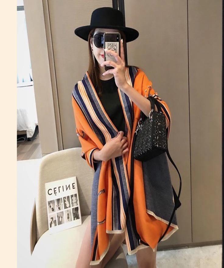 Luxury brand Winter Double sided Scarf Women Cashmere Warm Pashmina Foulard Lady Luxury Horse Scarves Thick Soft Shawls Wraps4126394
Luxury brand Winter Double sided Scarf Women Cashmere Warm Pashmina Foulard Lady Luxury Horse Scarves Thick Soft Shawls Wraps4126394