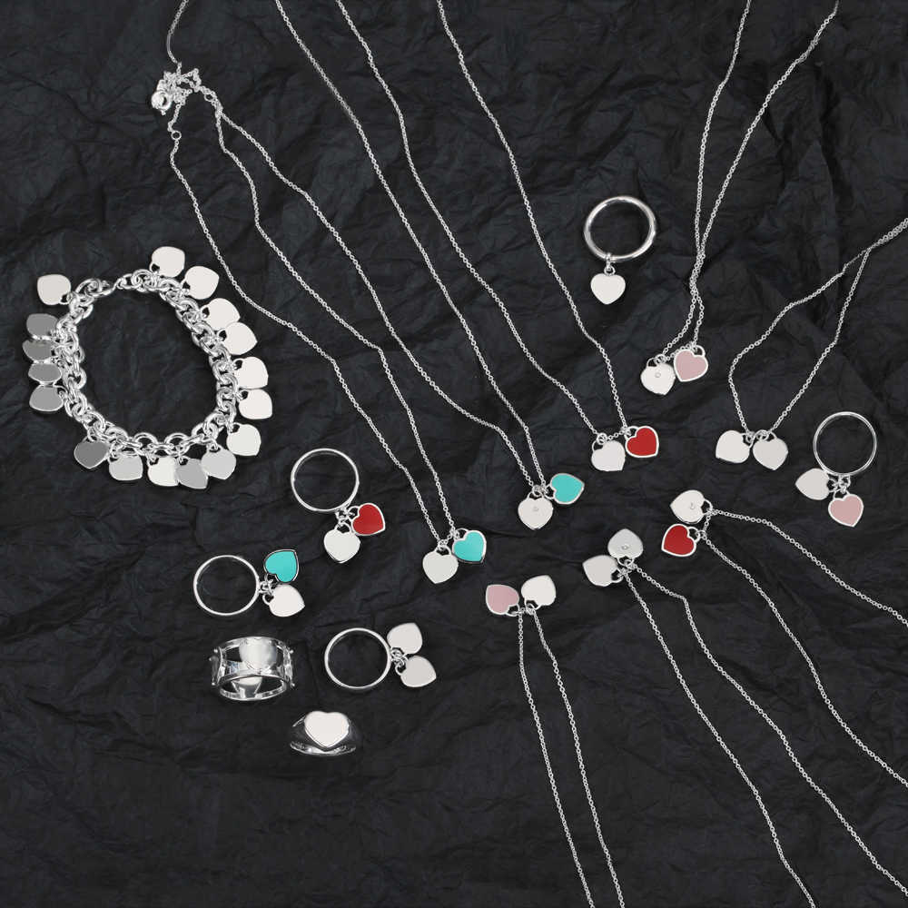 Pendant Necklaces light luxury jewelry necklace women's party wedding fashion European and American style free delivery AA230526
Pendant Necklaces light luxury jewelry necklace women's party wedding fashion European and American style free delivery AA230526