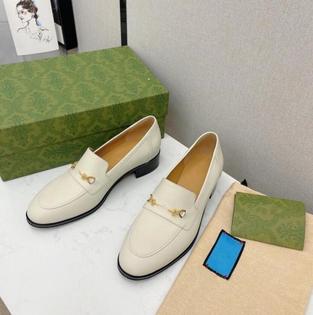 2021 newest Top Luxury classical designers Womens dress shoes Fashion Horsebit ladies Sexy Leather Slides casual Wedding platform 6438543, Red
2021 newest Top Luxury classical designers Womens dress shoes Fashion Horsebit ladies Sexy Leather Slides casual Wedding platform 6438543, Red