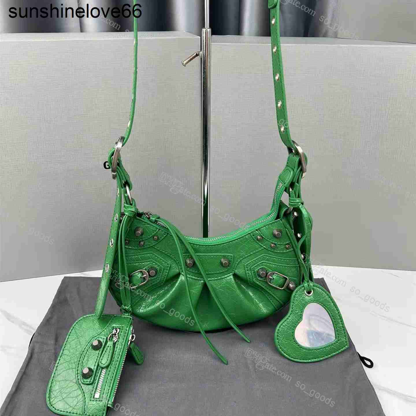 Bags Designer Genuine Leather Le Cagole Motorcycle Bag Women Luxury Fashion Shoulder Crossbody Pink Mini Small Crocodile Black Silver Red White
Bags Designer Genuine Leather Le Cagole Motorcycle Bag Women Luxury Fashion Shoulder Crossbody Pink Mini Small Crocodile Black Silver Red White