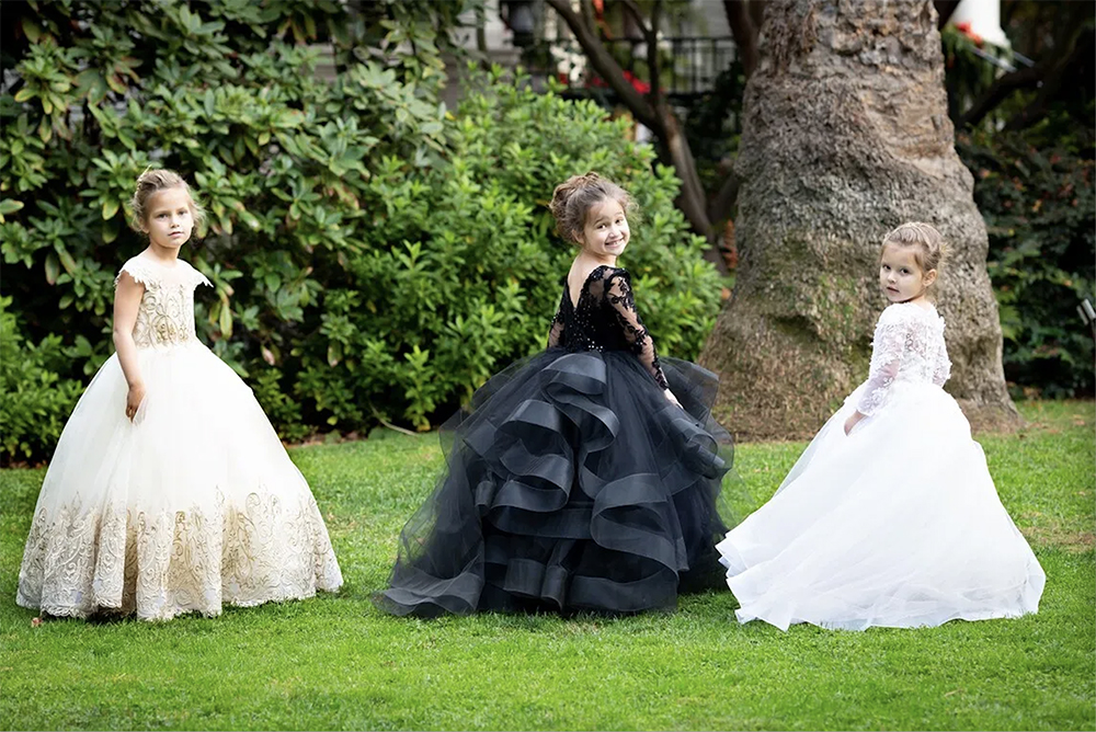 Princess Flower Girls Dresses Ruffles Pluffy Organza Long Wedding Party Gowns Lace Appliques Sequins Beaded Ball Gown Kids Brithday Party Dress Custom