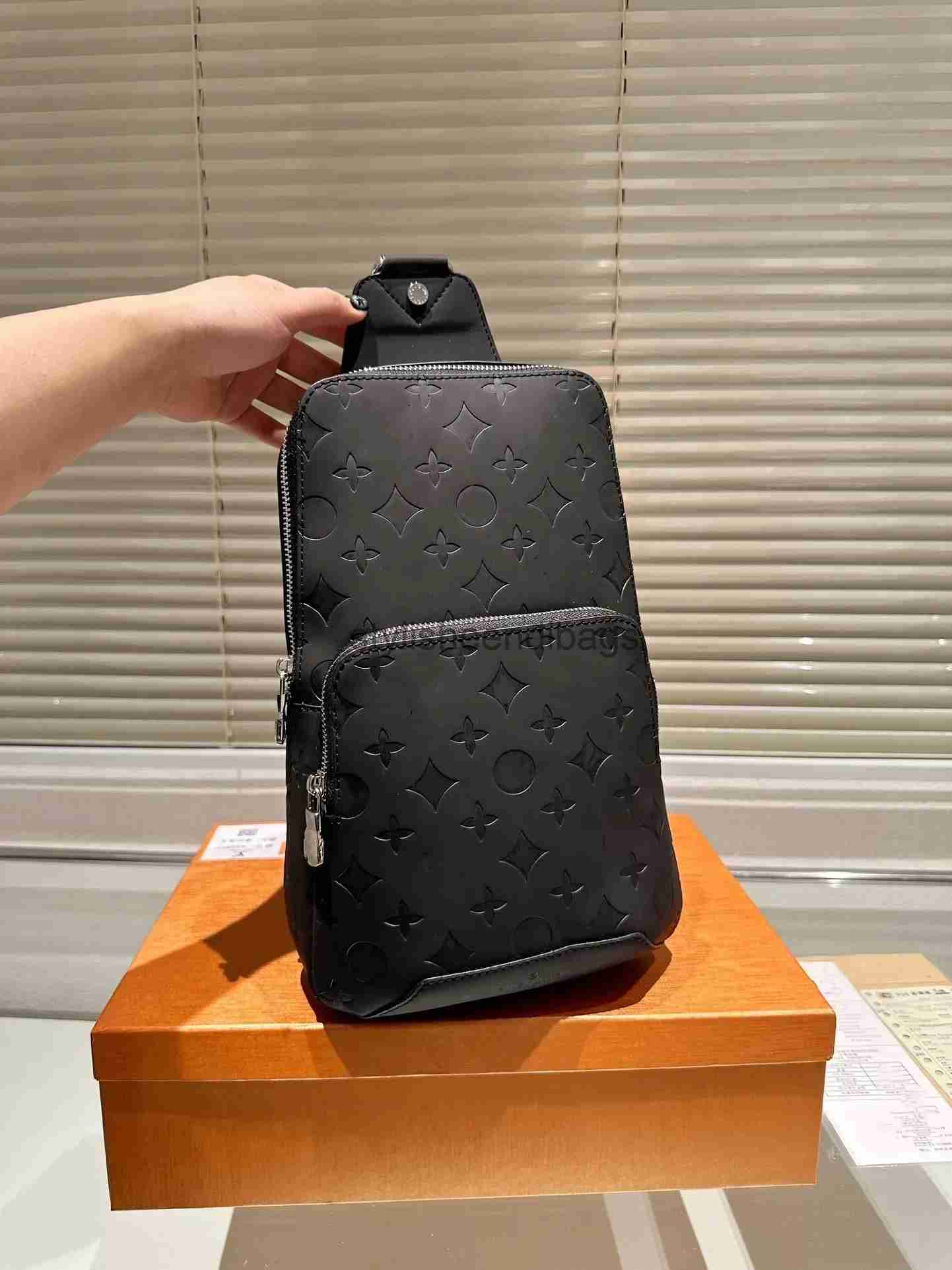 stylisheendibags MT Avenue Sling Bag Men's Crossbodies Casual Classic Shoulder Bag Retiro Men's Chest Bag Luxury Messengers Fashion Handbag Real Leather Canvas
stylisheendibags MT Avenue Sling Bag Men's Crossbodies Casual Classic Shoulder Bag Retiro Men's Chest Bag Luxury Messengers Fashion Handbag Real Leather Canvas
