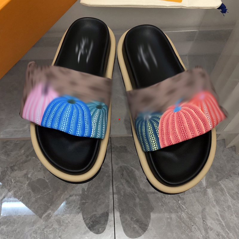 2023 Fashion Designer Comfort Sandal Slippers Women Leather Shoes Womens Luxury Metal Decoration slipper Summer Casual Shoe Beach Flip Flops Size 35-40 -204, Picture color
2023 Fashion Designer Comfort Sandal Slippers Women Leather Shoes Womens Luxury Metal Decoration slipper Summer Casual Shoe Beach Flip Flops Size 35-40 -204, Picture color