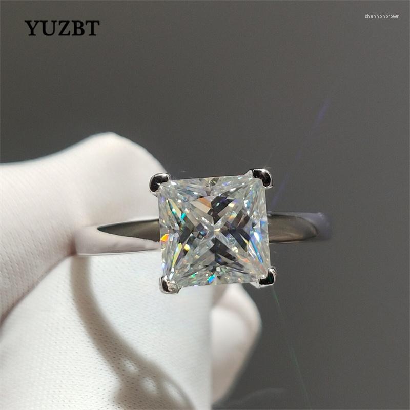 Cluster Rings YUZBT 18K White Gold Plated Brilliant Cut 2 Princess Gemstone Diamond Test Past D Color Square Moissanite Ring For Wedding
Cluster Rings YUZBT 18K White Gold Plated Brilliant Cut 2 Princess Gemstone Diamond Test Past D Color Square Moissanite Ring For Wedding