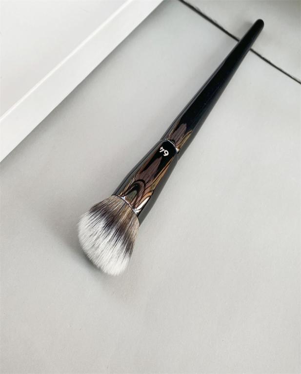 Pro Diffuser Foundation Makeup Brush 64 Black DualFiber Stippling Foundation Cream Beauty Cosmetics Blender Tool8322349
Pro Diffuser Foundation Makeup Brush 64 Black DualFiber Stippling Foundation Cream Beauty Cosmetics Blender Tool8322349