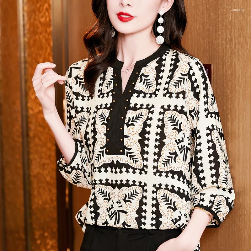 Women's Blouses Fashion Chic Plaid Printed Office Ladies Casual Blouse 2023 Summer 3/4 Sleeves V-neck Female Elegant Loose Pullover Top, White
Women's Blouses Fashion Chic Plaid Printed Office Ladies Casual Blouse 2023 Summer 3/4 Sleeves V-neck Female Elegant Loose Pullover Top, White