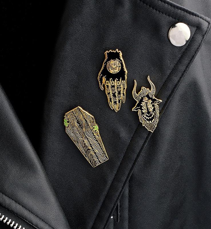 Ents Hands of doom satan sees all coffin pins Gothic pins Punk pins Badges Brooches Leather jackets Backpack accessories3854067, Red
Ents Hands of doom satan sees all coffin pins Gothic pins Punk pins Badges Brooches Leather jackets Backpack accessories3854067, Red