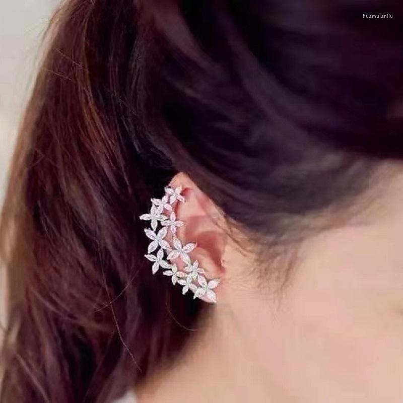 Stud Earrings SUGO 2023 Summer Fashion Personality Shiny White Asymmetrical Zirconia For Trend Women Unique Jewelry Present
Stud Earrings SUGO 2023 Summer Fashion Personality Shiny White Asymmetrical Zirconia For Trend Women Unique Jewelry Present
