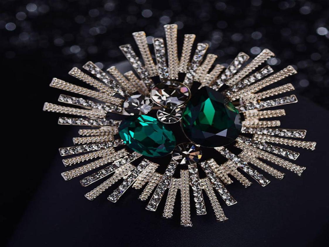 Luxury full flashing crystal brooches for women corsage coat suit pin accessories woman broche fashion christmas gifts jewelry5131177
Luxury full flashing crystal brooches for women corsage coat suit pin accessories woman broche fashion christmas gifts jewelry5131177