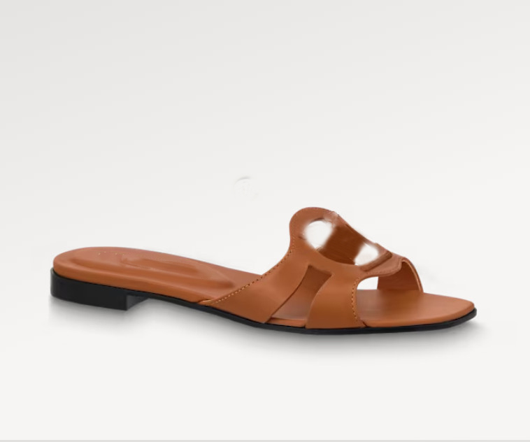 2023 Women Designer Slippers Lsola Flat Mule Summer Metallic Calfskin Leather Slides Beach Sandals Size 35-43
2023 Women Designer Slippers Lsola Flat Mule Summer Metallic Calfskin Leather Slides Beach Sandals Size 35-43