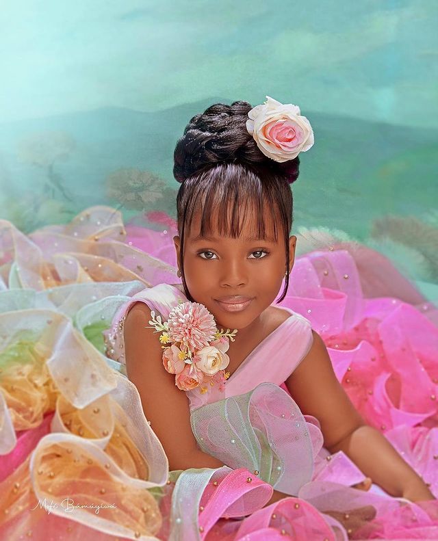 2023 Pink Beaded Flower Girl Dresses Ball Gown Tulle Tiers Tutu Lilttle Kids Birthday Pageant Weddding Gowns ZJ5164