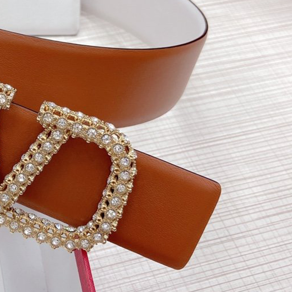 VALENTlNO BELT designer womens mens vintage luxury Width 40MM woman belt designer Couple official reproductions premium gifts factory direct sales luxury 002, With box
VALENTlNO BELT designer womens mens vintage luxury Width 40MM woman belt designer Couple official reproductions premium gifts factory direct sales luxury 002, With box