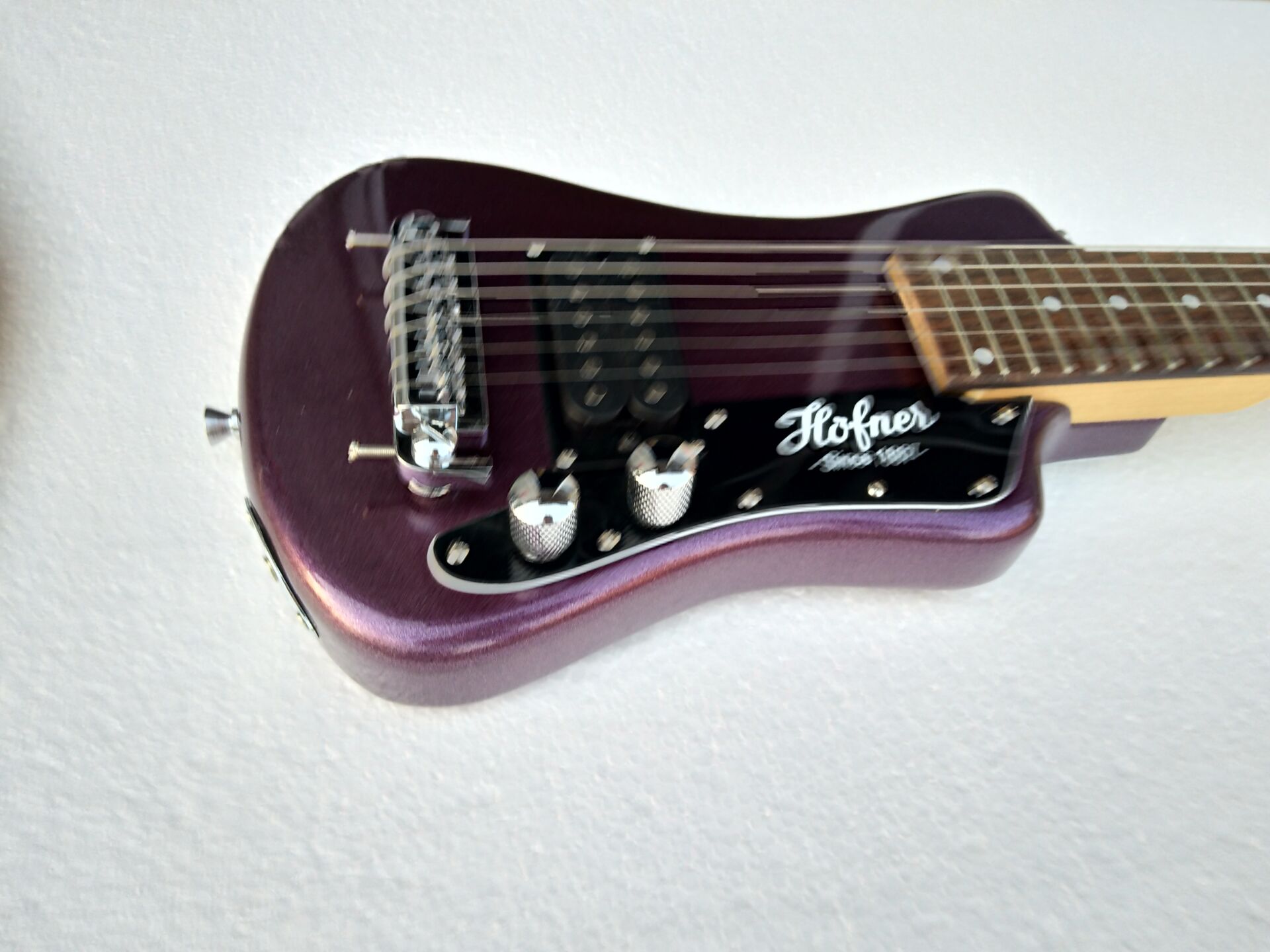 Easy-taking Custom Dark Green Left Handed Hofner Shorty Travel Guitar Protable Mini Small Electric guitar 34 Inch Basswood Body 6 Strings Wood Guitar High Gloss
Easy-taking Custom Dark Green Left Handed Hofner Shorty Travel Guitar Protable Mini Small Electric guitar 34 Inch Basswood Body 6 Strings Wood Guitar High Gloss