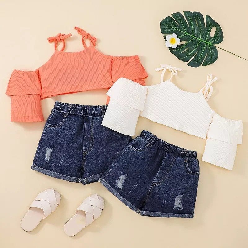 Fashione New Kids Clothing sets Baby fashion short pants Children sets Summer short sleeves clothes Girls outfits Children Ruffle 2 colors New summer shorts and Tops, White
Fashione New Kids Clothing sets Baby fashion short pants Children sets Summer short sleeves clothes Girls outfits Children Ruffle 2 colors New summer shorts and Tops, White