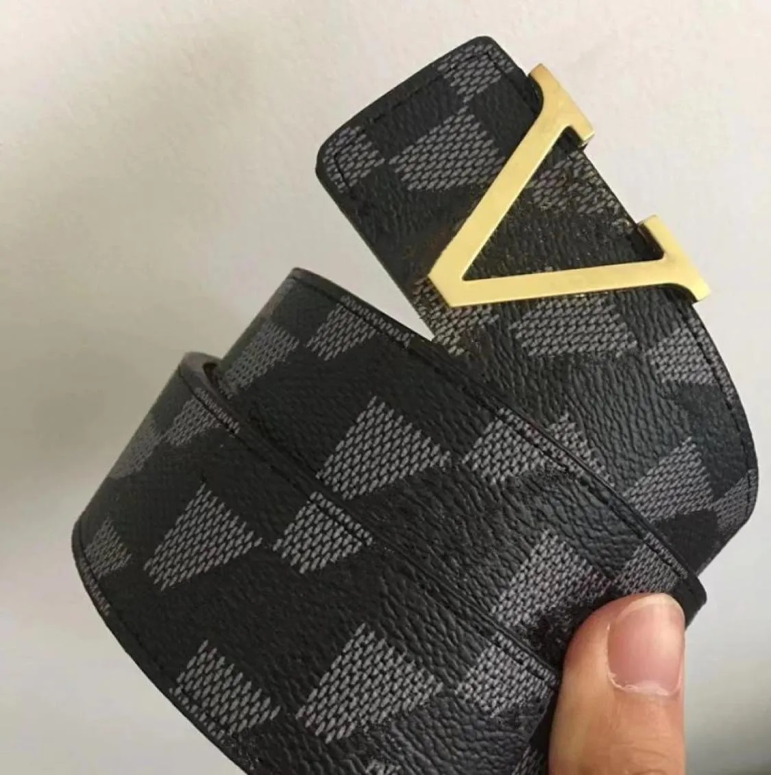 Whole 2023 Designer Belts 3.8cm For Men and Women Genuine Leather Ladies Jeans Belt Needle Buckle Black Gold Silver Color Casu1, High quality belt
Whole 2023 Designer Belts 3.8cm For Men and Women Genuine Leather Ladies Jeans Belt Needle Buckle Black Gold Silver Color Casu1, High quality belt