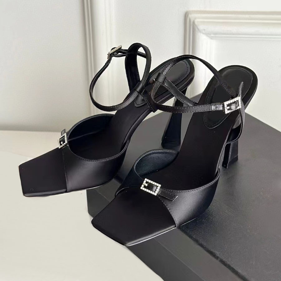 Slim high-heeled sandals shoes satin ankle band purple dress shoes narrow word band 10.5cm women's luxury designer high-heeled shoes original box transportation, Blue
Slim high-heeled sandals shoes satin ankle band purple dress shoes narrow word band 10.5cm women's luxury designer high-heeled shoes original box transportation, Blue
