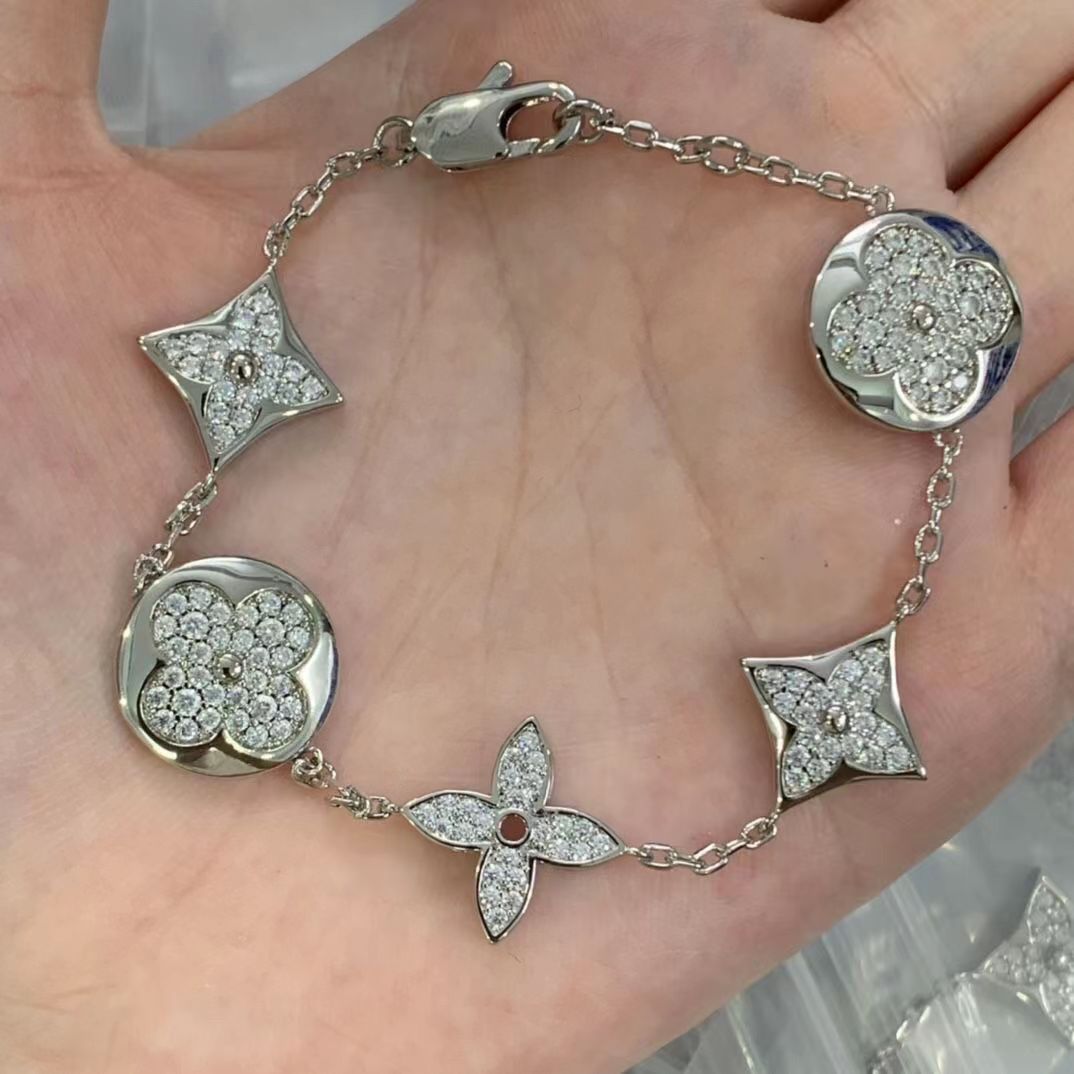 bracelet Tennis bracelet designer bracelet Style Bracelets Women Bangle Wristband Cuff Chain Designer Letter Jewelry Plated Stainless steel Wedding Lovers
bracelet Tennis bracelet designer bracelet Style Bracelets Women Bangle Wristband Cuff Chain Designer Letter Jewelry Plated Stainless steel Wedding Lovers