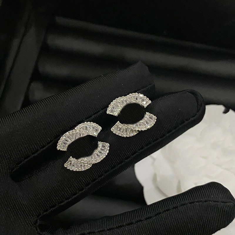 letter ccity Internet celebrity Stud Earing for women Earrings Designer C jewelry Woman luxury gold Earring 790
letter ccity Internet celebrity Stud Earing for women Earrings Designer C jewelry Woman luxury gold Earring 790