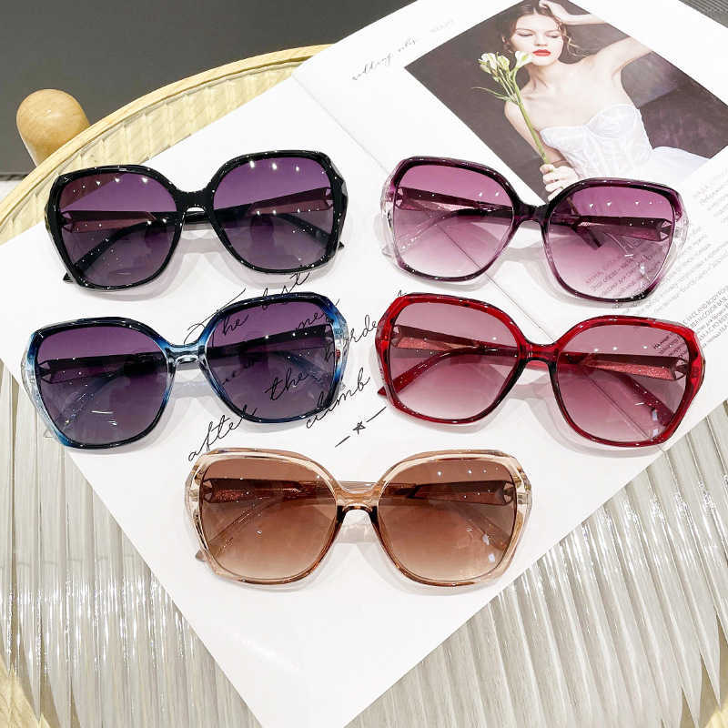 Frames 2023 New Fashion Network Polarized Sunglasses for Men and Women Cycling Glasses 5599
Frames 2023 New Fashion Network Polarized Sunglasses for Men and Women Cycling Glasses 5599