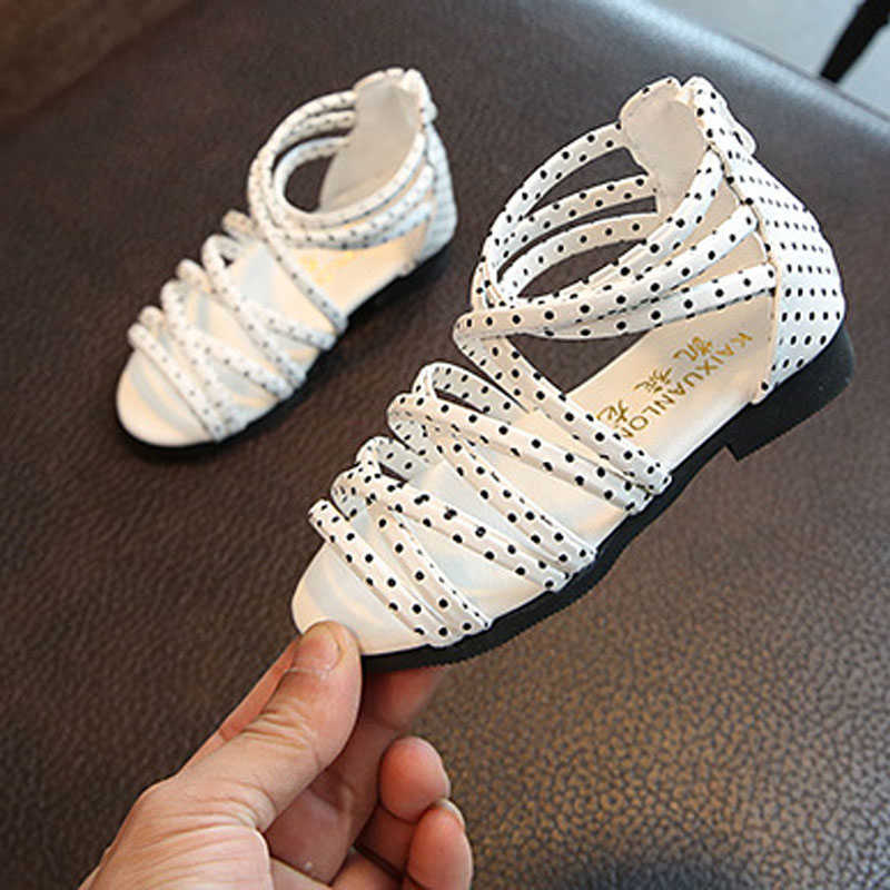 Sandals New Summer Girls Sandals Style Girls Shoes Hollow Weave Beach Shoes Fashion Princess Kids Sandals With Zipper R230529
