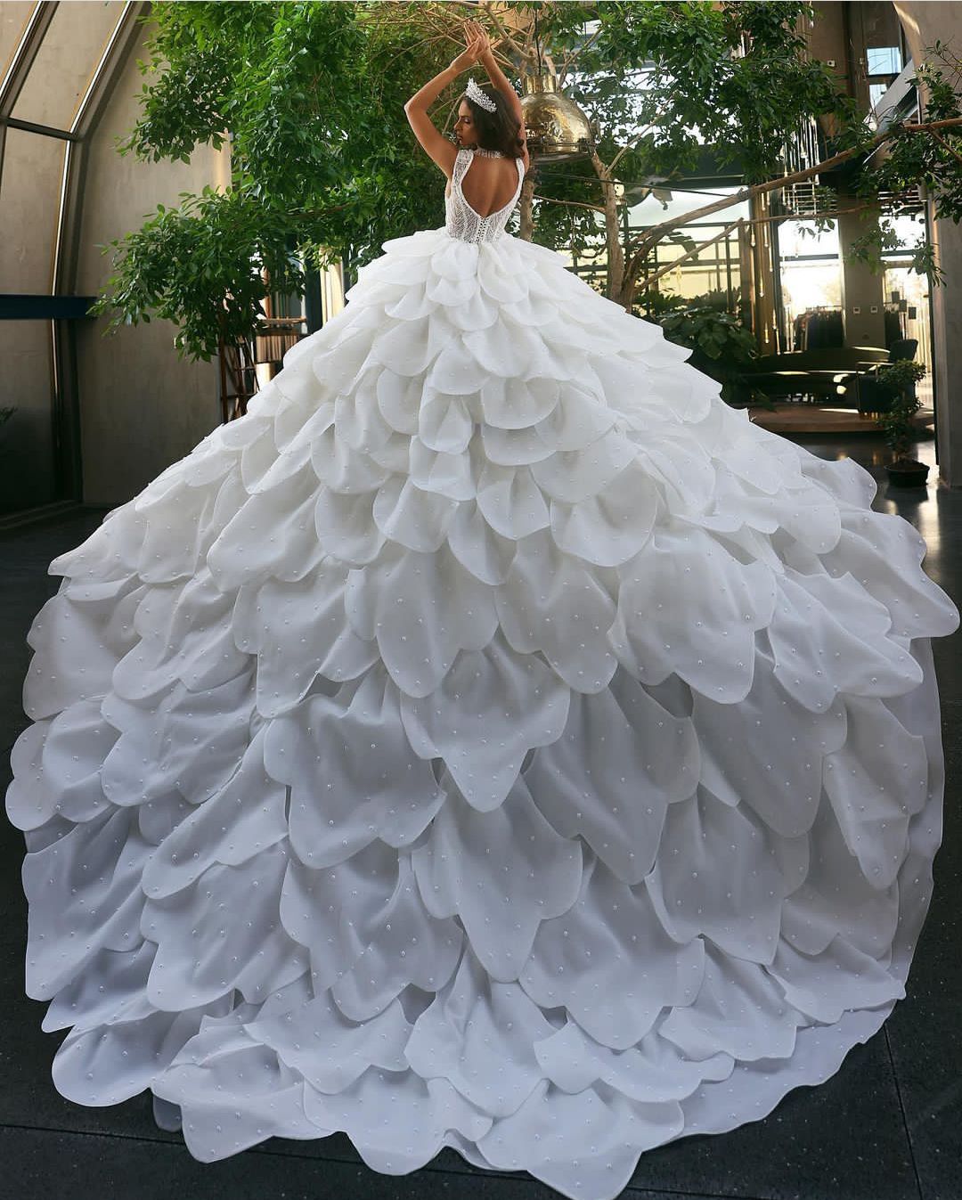Exquisite Ball Gown Wedding Dresses Sleeveless V Neck Straps Sequins Applique Ruffles Bridal Gowns Beaded 3D Lace Folds Lace-up Plus Size Custom Made 